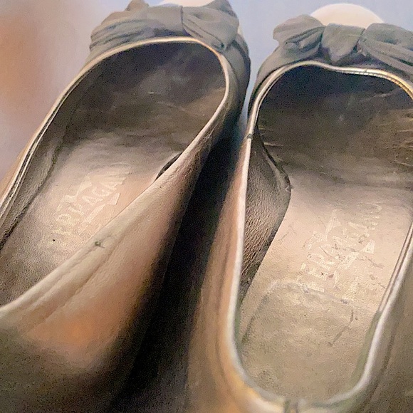 Salvatore Ferragamo Metallic Bow Tie Flat Size 6 - Picture 10 of 12